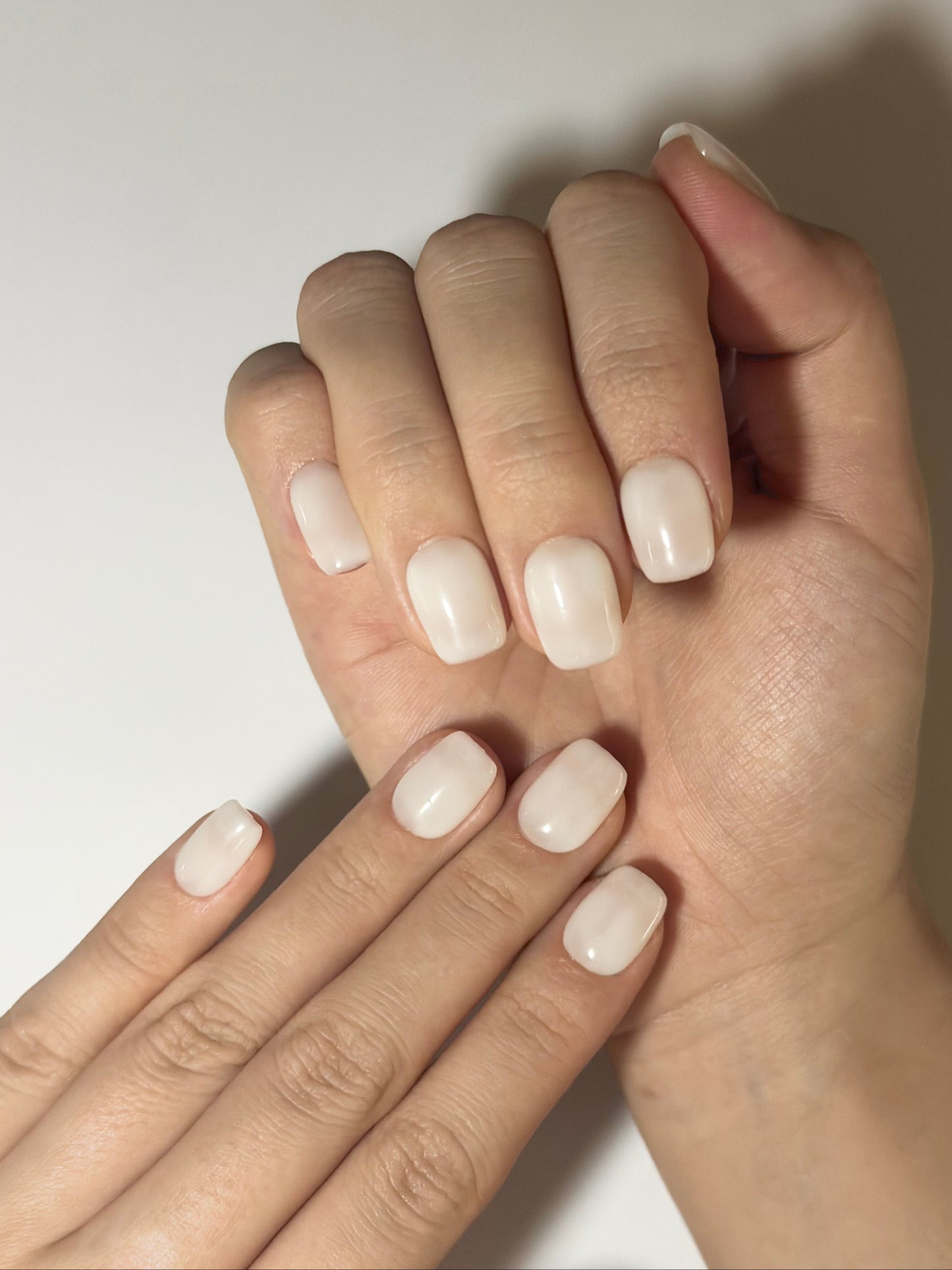 Secure The Nails Glossy Creamy Milky White Press-on Nails for Everyday Wear, Reusable Long-lasting Easy to Apply Nails