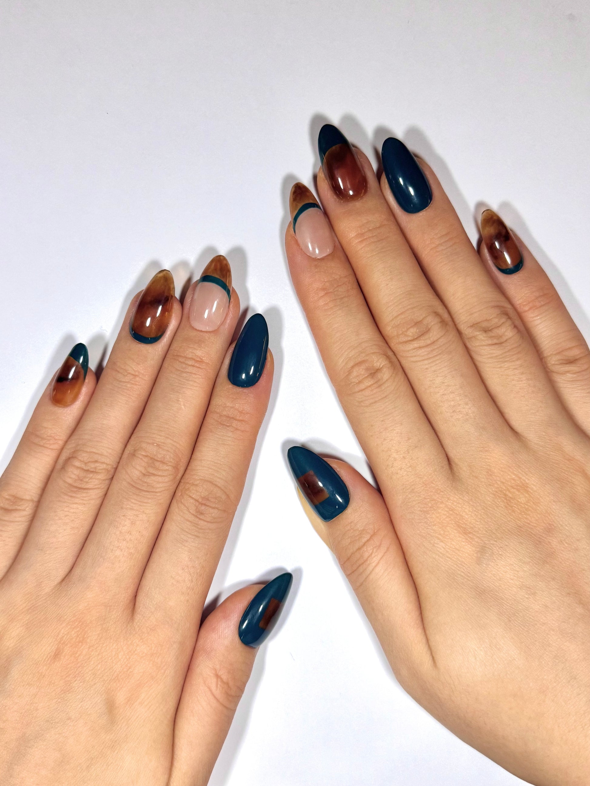 Elegant Unique Nail Detail Design Turquoise Amber Base French Tip Press-On Nails for Fall and Winter | Secure The Nails Reusable High Quality False Nails