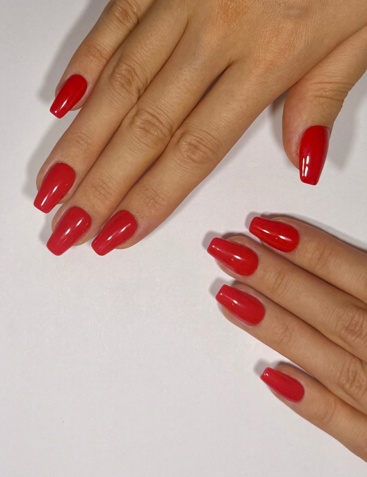 Secure The Nails Coffin Shape Red Press-on Nails, Glossy Finish, Reusable, Long-lasting, Easy to Apply