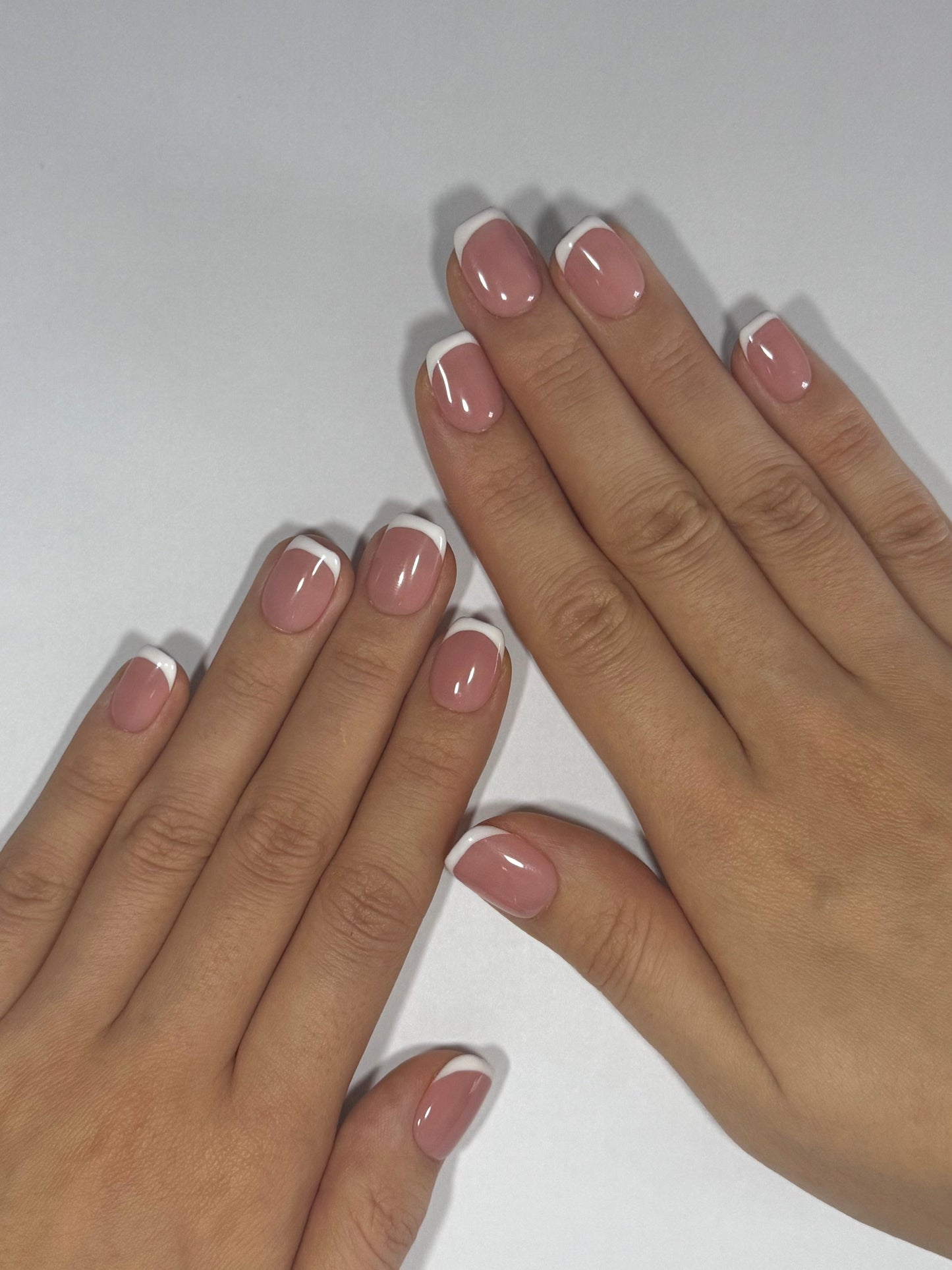 Secure The Nails Handmade Short French Tip Press-on Nails, Look like salon nails, Long-lasting, Easy to apply