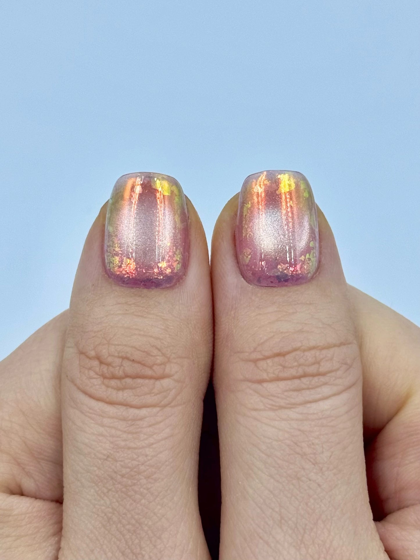 Glowy Soft Pink Cat-Eye Iridescent Holographic Foil Chrome Short Square Press-On Nails for Small Nail Beds, Wet-Looking Reusable & Long-Lasting False Nail| Secure The Nails