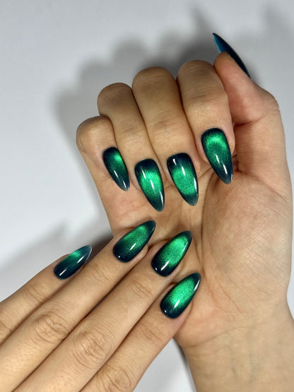 Sorcerous Cat-Eye (Long)