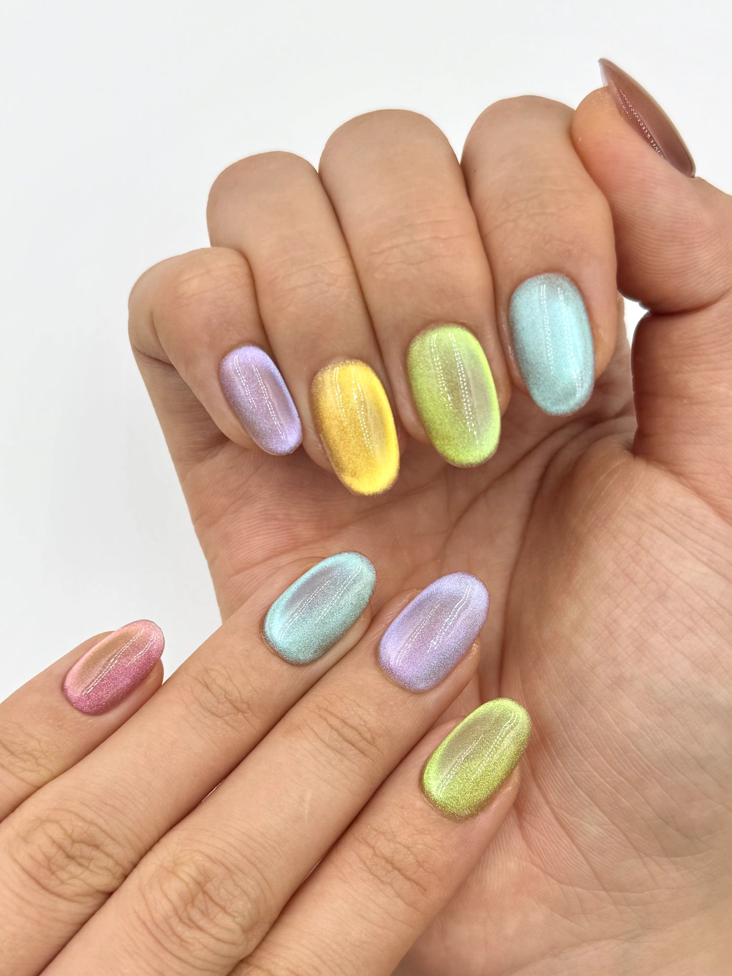 Handmade Cute Colorful Oval Round Cat-Eye Press-On Nail, Simple Nail Art Design, Long-Lasting Reusable Press-Ons | Secure The Nails
