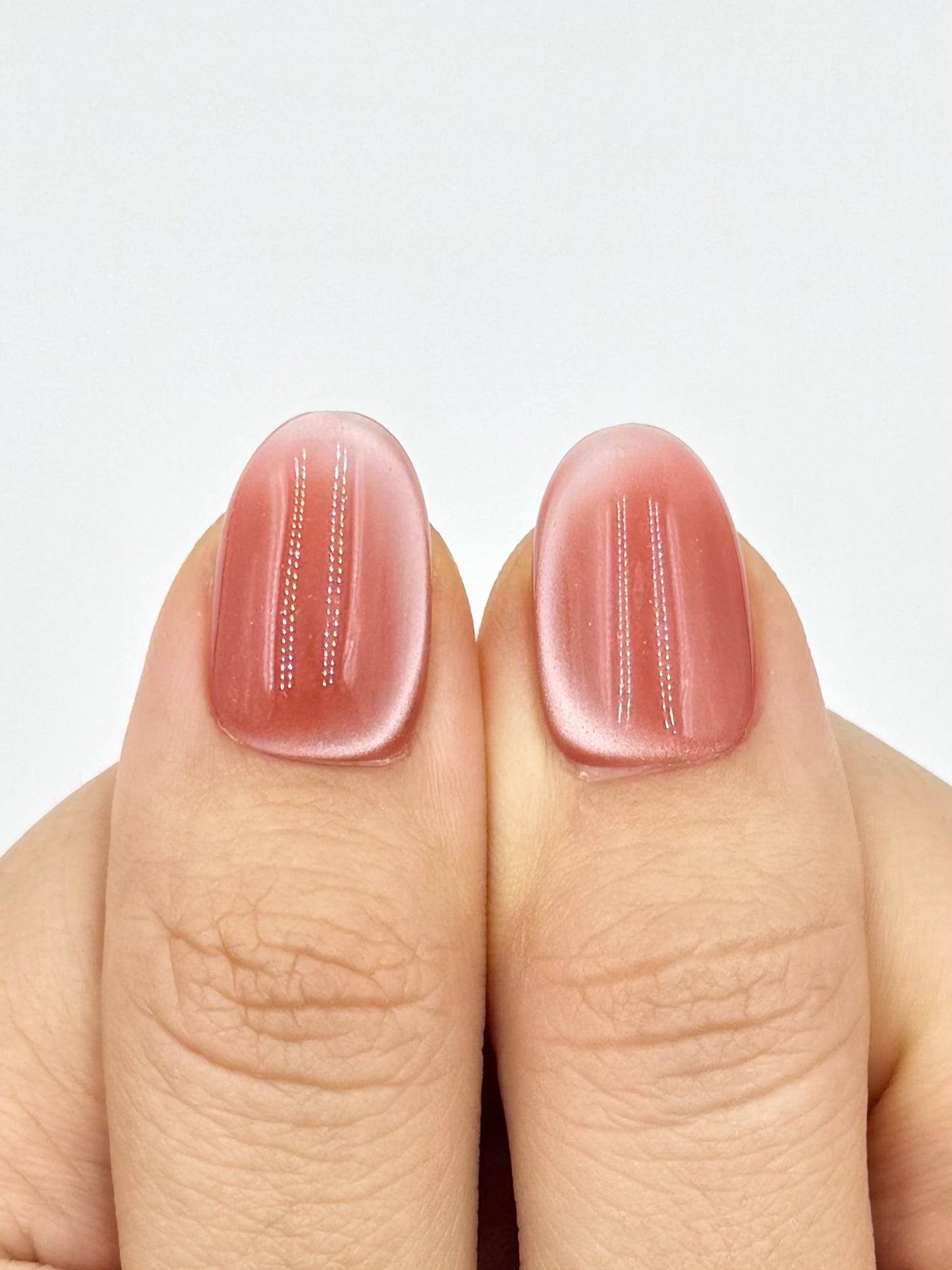 Unique Colorful Cat-Eye Oval Round Press-On Nails in Orange Red Pink Grapefruit