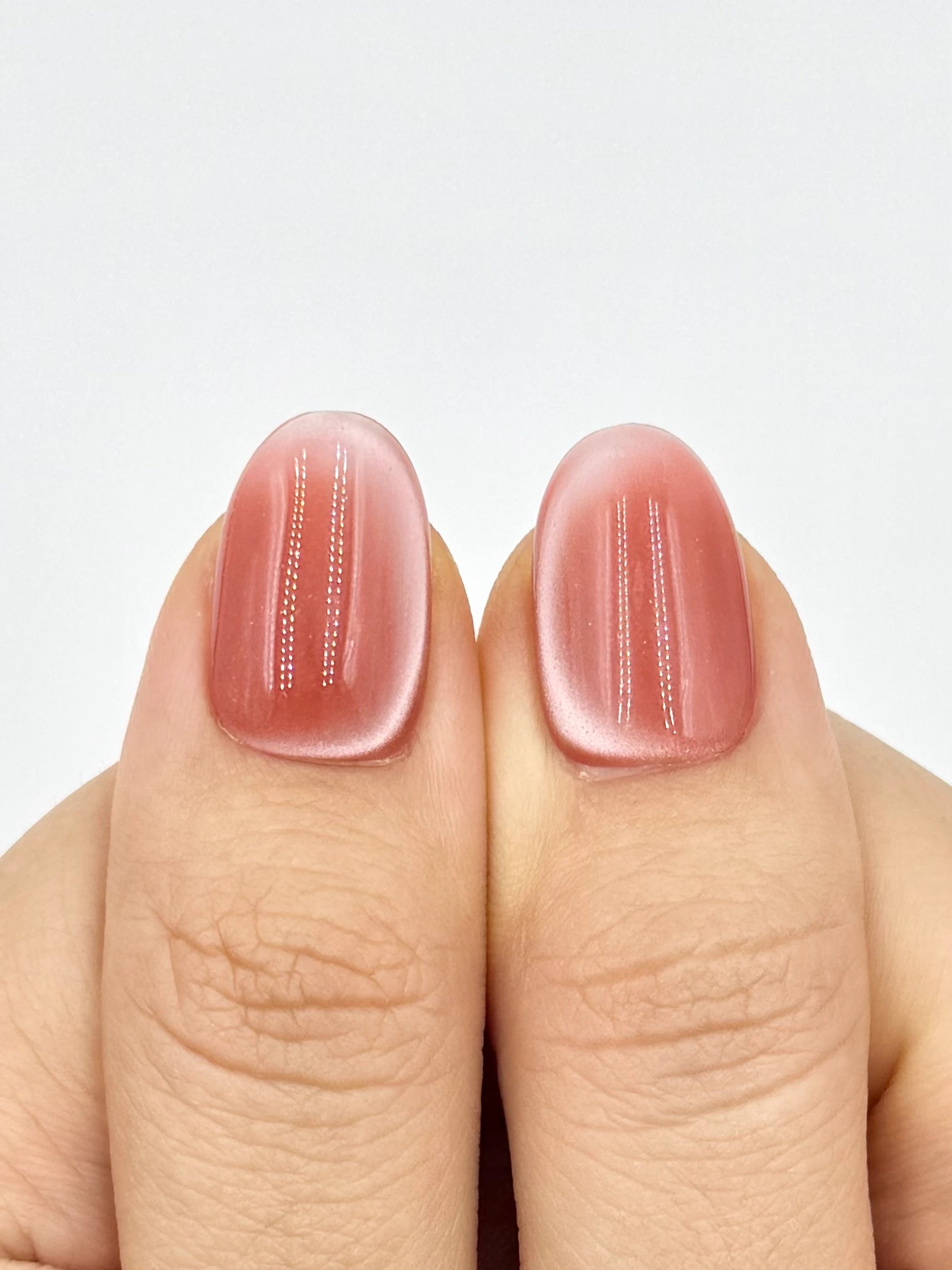 Unique Colorful Cat-Eye Oval Round Press-On Nails in Orange Red Pink Grapefruit