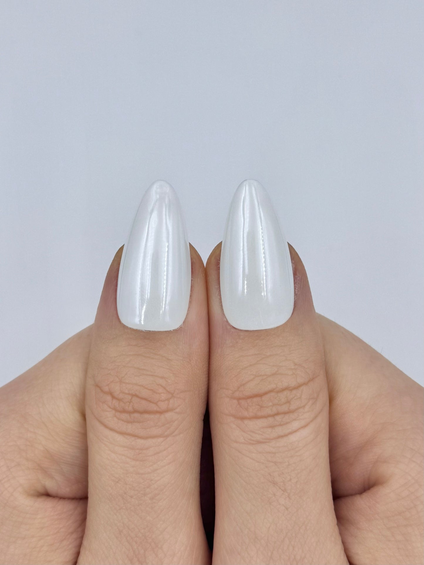 Cute Romantic White Valentine's Press-On Nails with Pearl Heart and Unique Hidden Red Hearts, Reusable & Long-Lasting False Nail| Secure The Nails