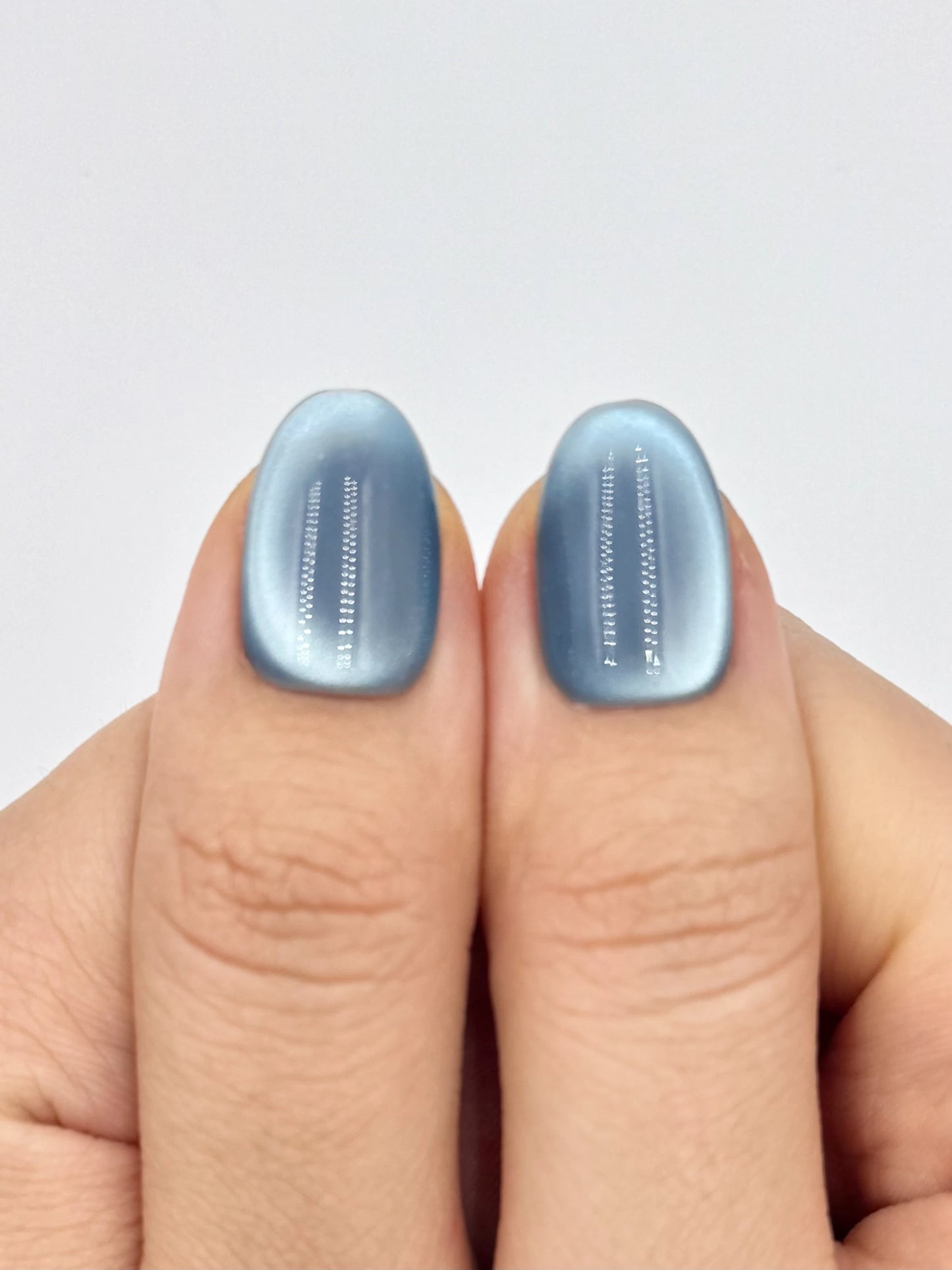 Unique Elegant Glowy Blue Cat-Eye Short Oval Handmade Press-On Nail, Long-Lasting Reusable Press-Ons | Secure The Nails