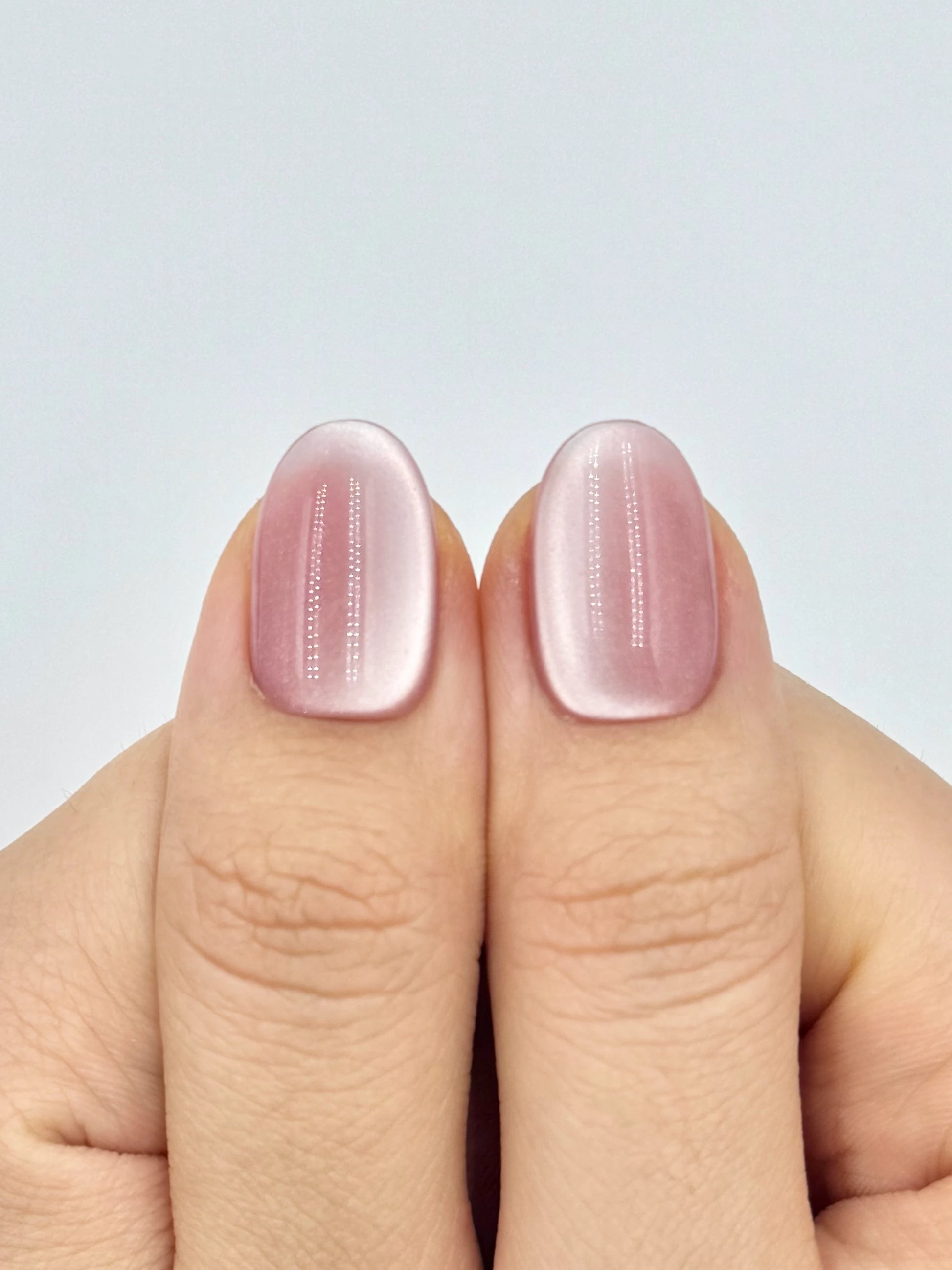 Glowy Muted Soft Pink Cat-Eye Oval Round Press-On Nails for Everyday