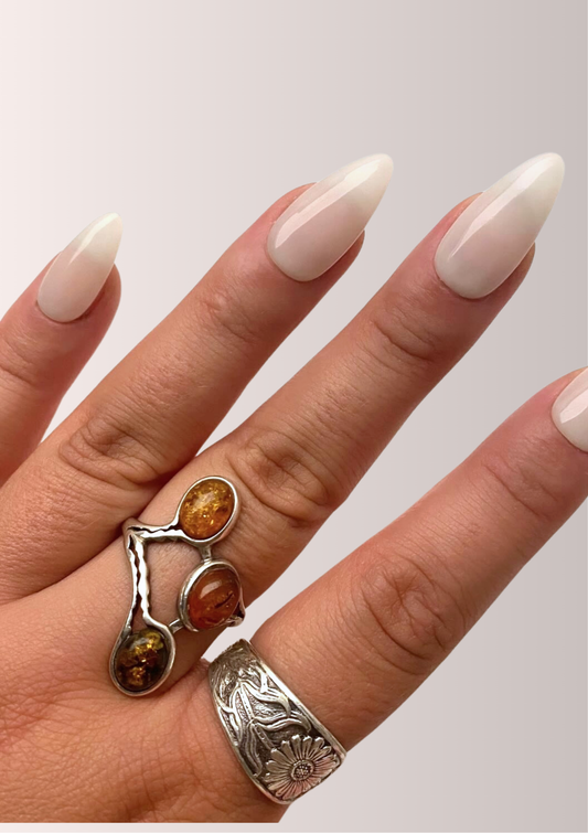 Creamy Milky White Almond Press-on Nails, Reusable, Long-lasting, Easy to apply