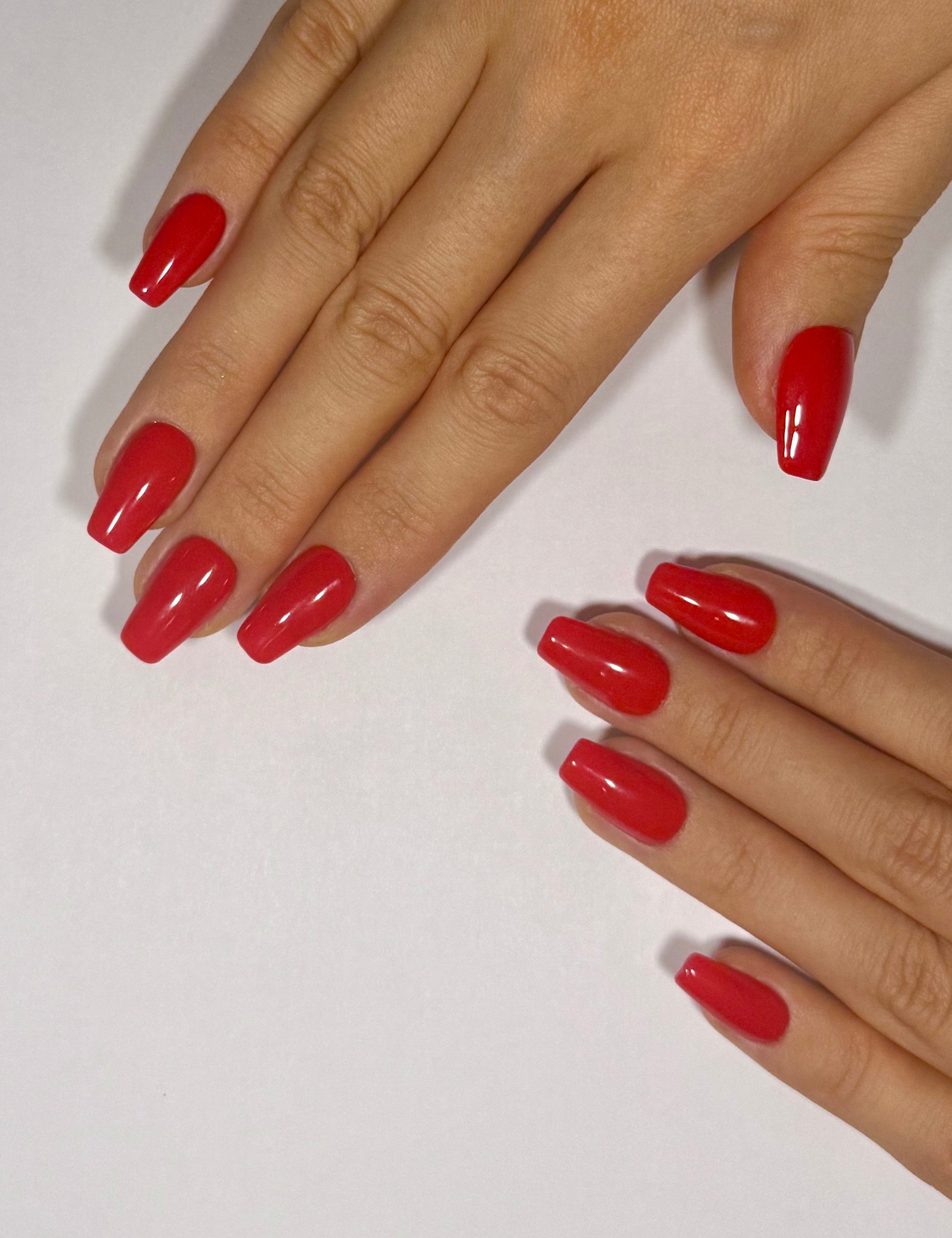 Secure The Nails Coffin Shape Red Press-on Nails, Glossy Finish, Reusable, Long-lasting, Easy to Apply