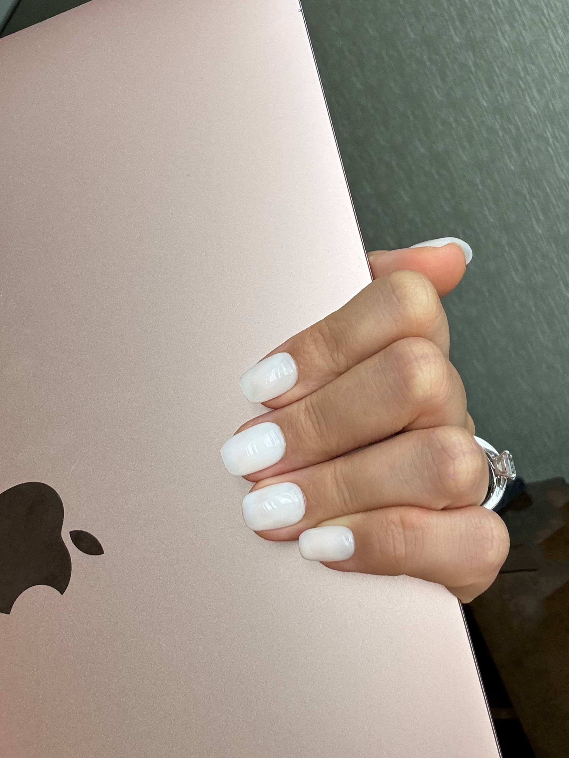 Secure The Nails Reusable Long-lasting Creamy Milky White Press-on Nails for Work, Short Nails for Everyday